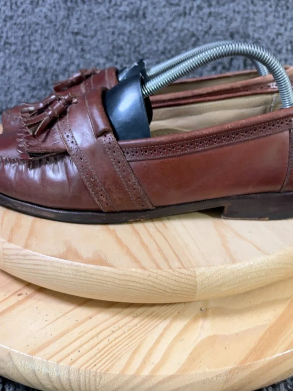 GH Bass Weejuns Loafers Frazier Men Size 9.5 Brown Leather Slip On Kiltie Tassle